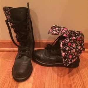 Dr Martens 1914 Triumph Boots